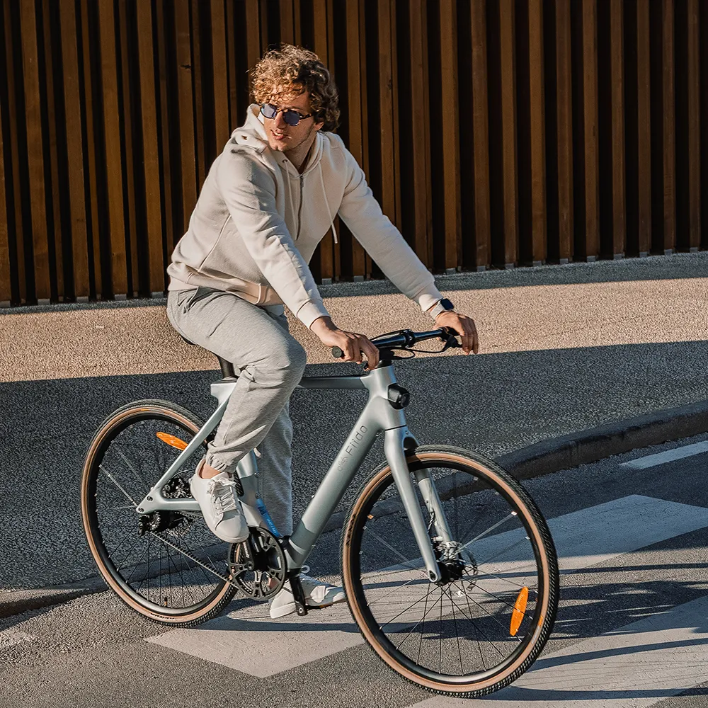 Fiido Air Ultra-Light Carbon Fiber E-Bike - Image 5